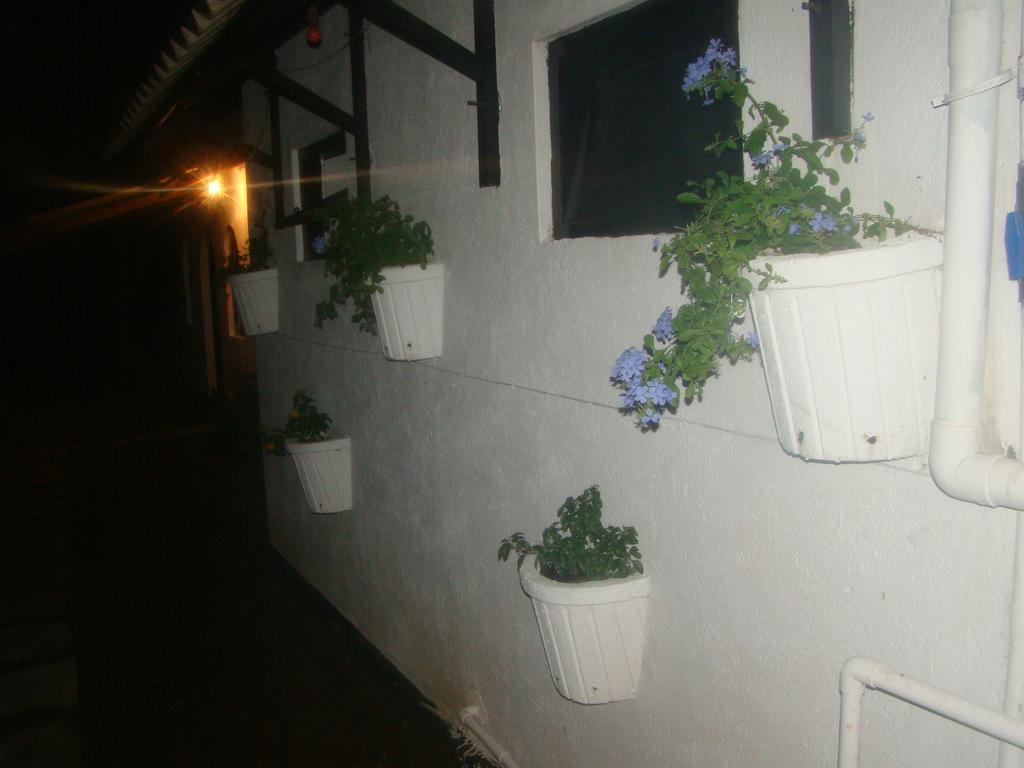 Hotel Sisilthera Anuradhapura Exterior photo